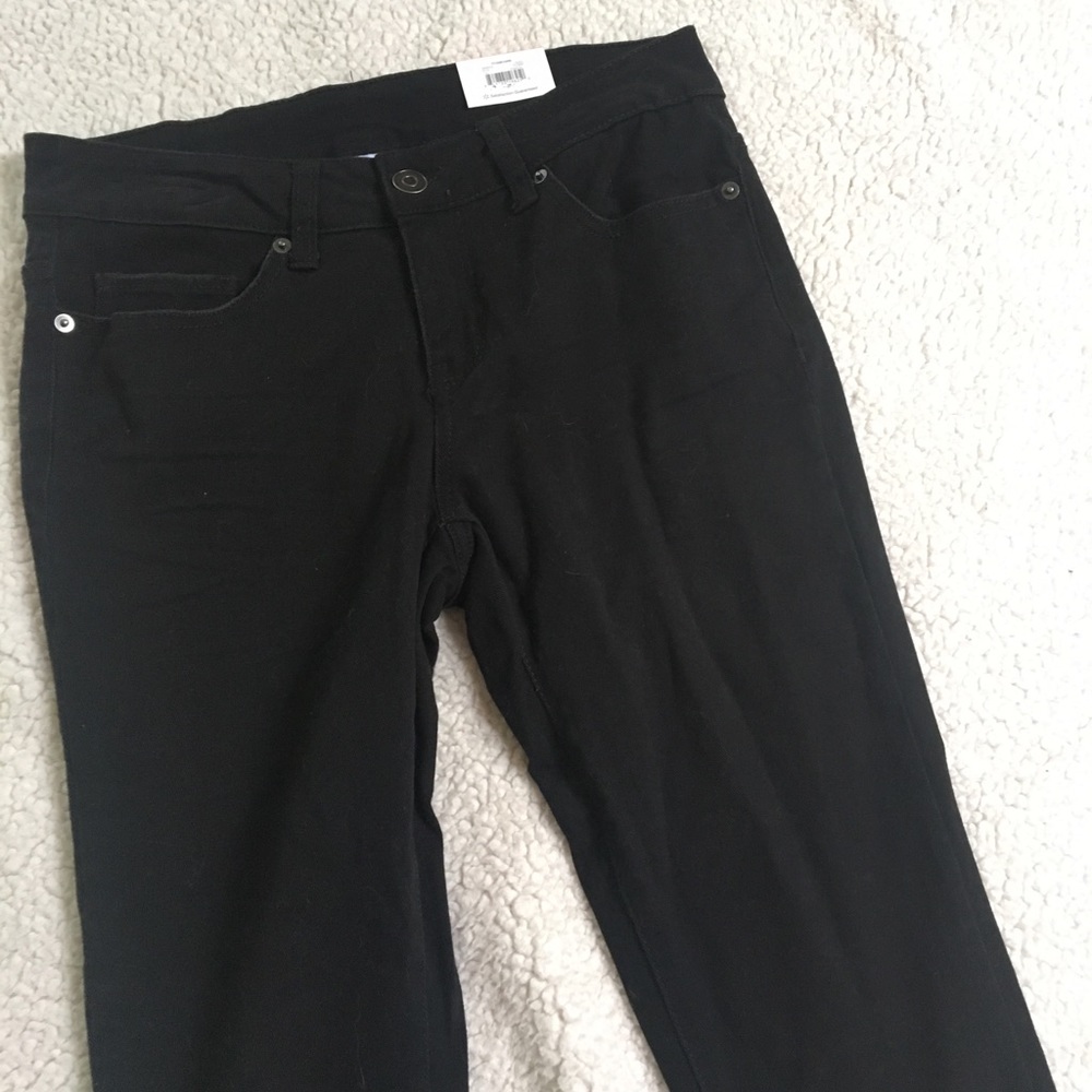 Women’s Black Capris